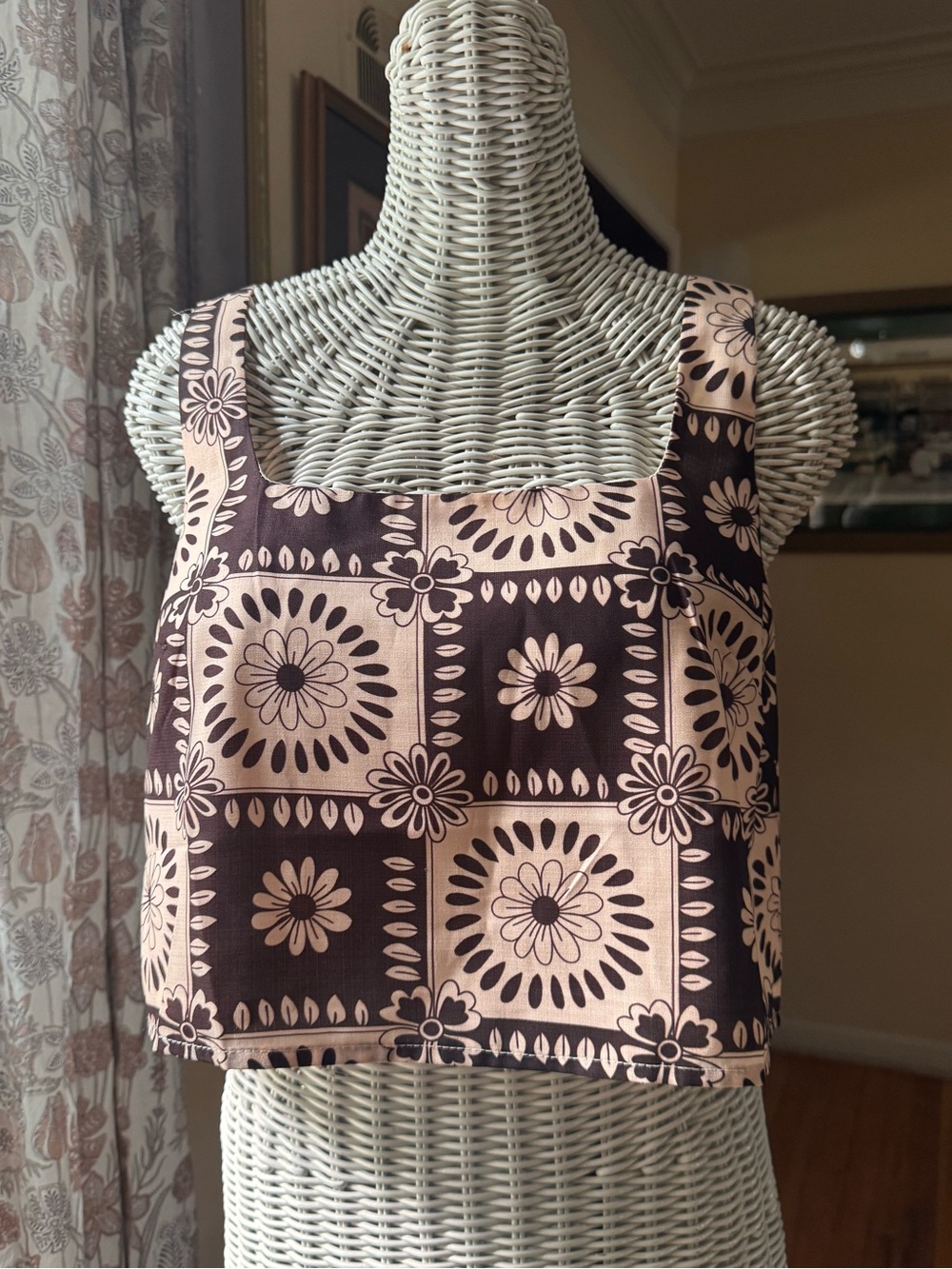 Selfie Leslie Brown and Cream Floral Tile Square-Neck Crop Top